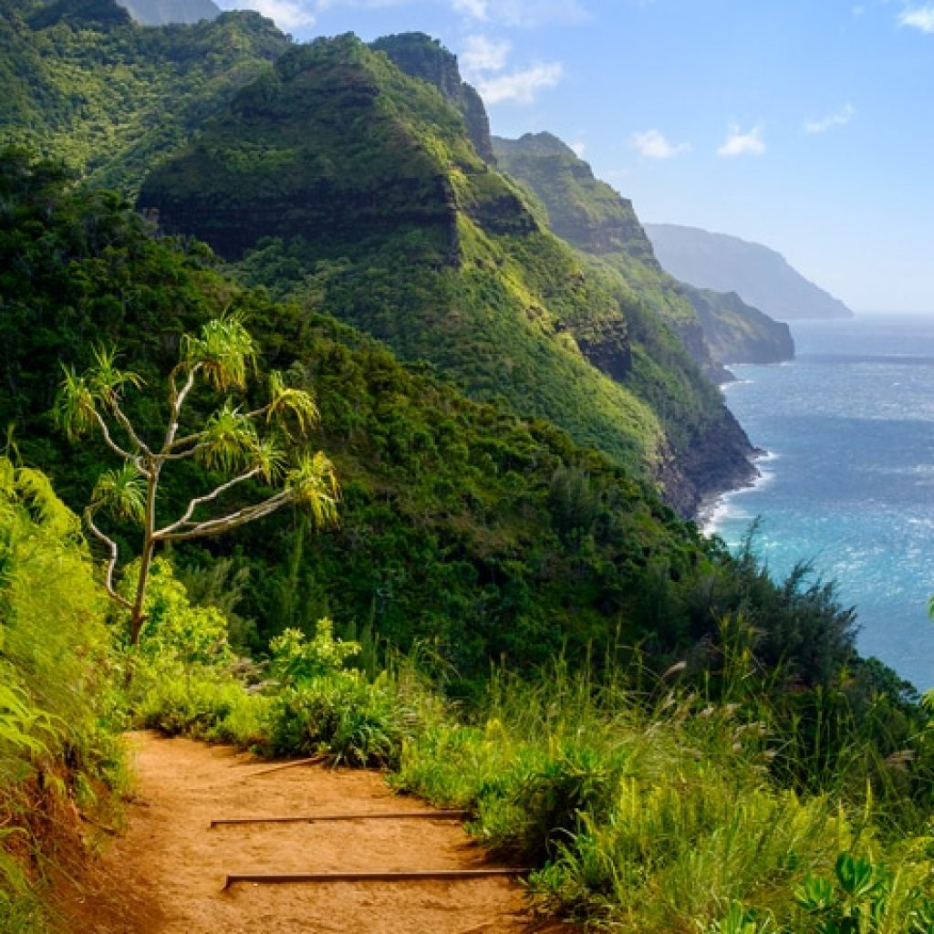 Landscape view of Na Pali coastline and Kalalau trail, Kauai
