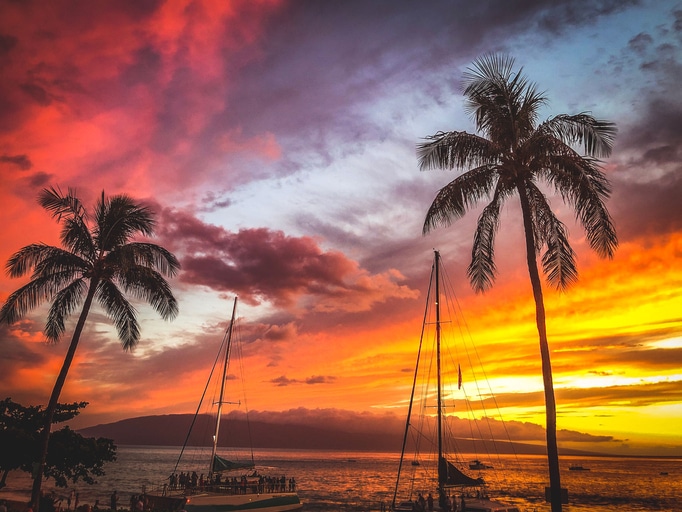 Hawaiian Sunset on Kauai - Polynesian Adventure Activities - Spirit of Aloha